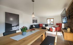 Ferienwohnungen Alpentraum - Roses Landhaus